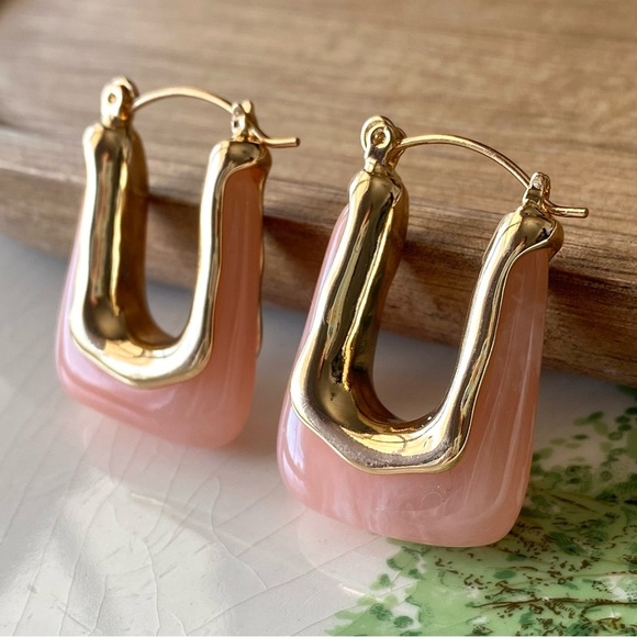 ✨ Zara Elise Cubic Earrings in Malibu - Picture 3 of 8